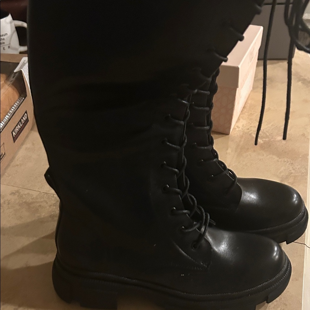 Elegant Black Lace-Up Women's Boots
